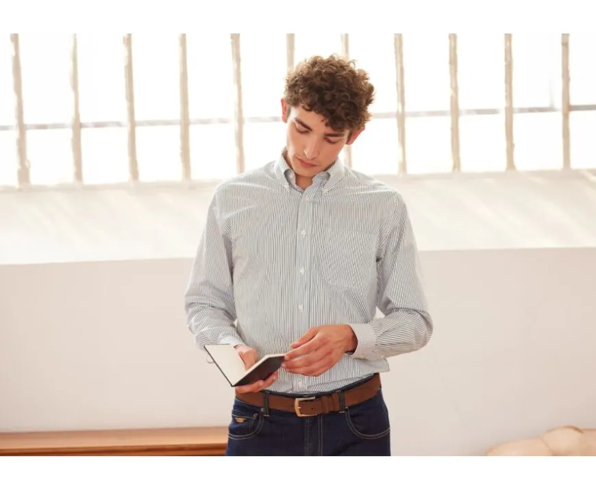 Camisa blanca de rayas verdes con bolsillo en el pecho Broderick-Bexley Store